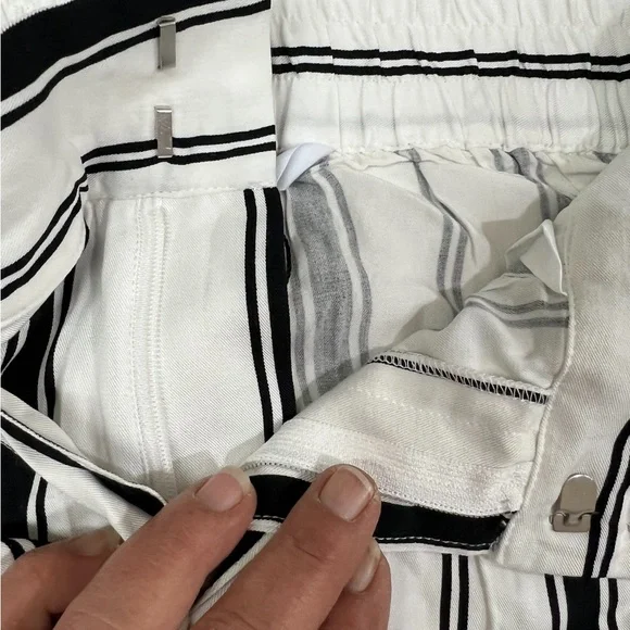 BB DAKOTA Belt with You Printed Stripe Pants in Optic White! - Picture 4 of 6